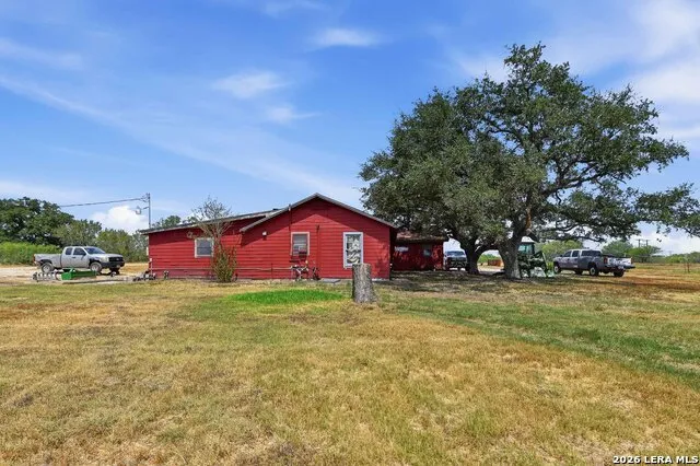 1155 JONES RD Kingsbury, TX 78638