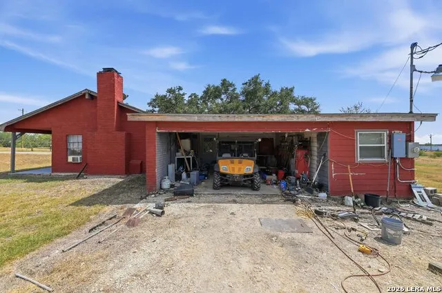 1155 JONES RD Kingsbury, TX 78638