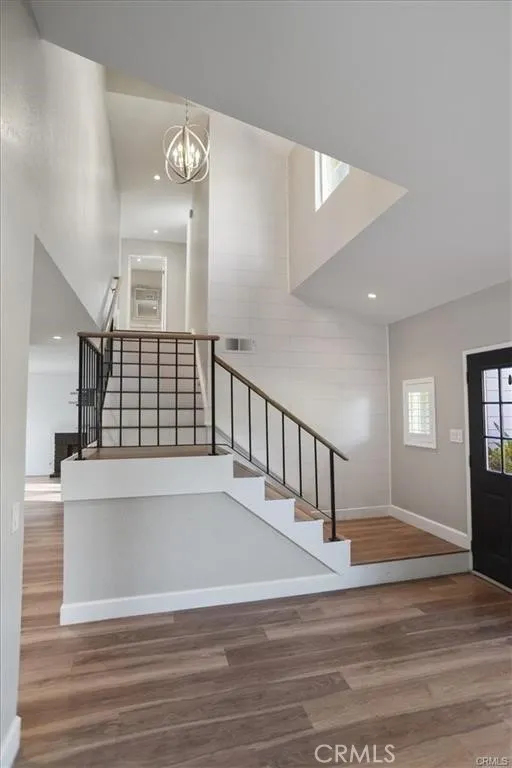 23118 Tupelo Ridge Valencia, CA 91354