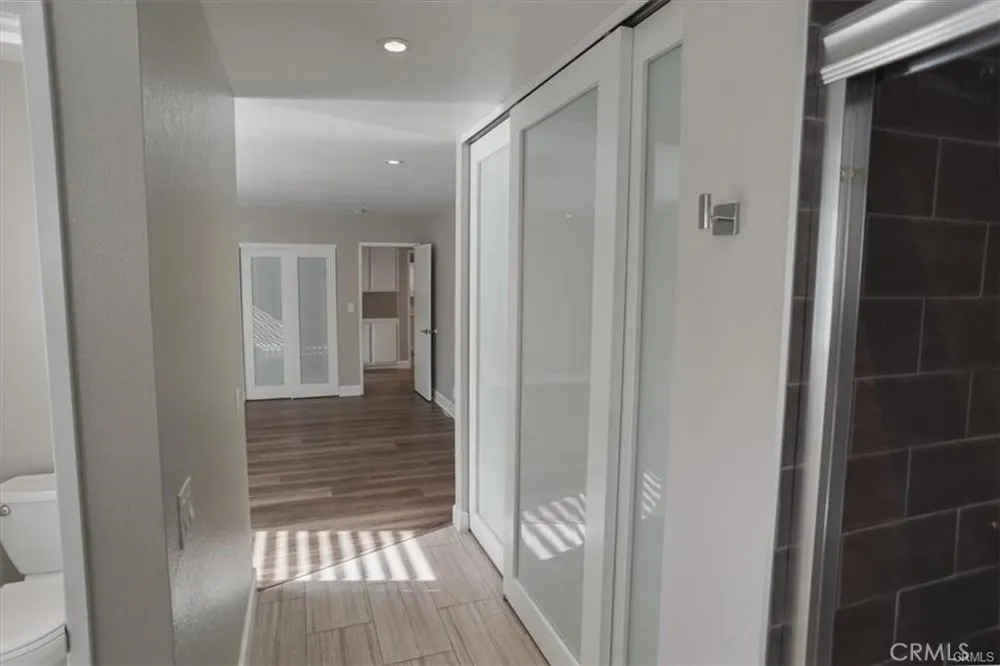 23118 Tupelo Ridge Valencia, CA 91354