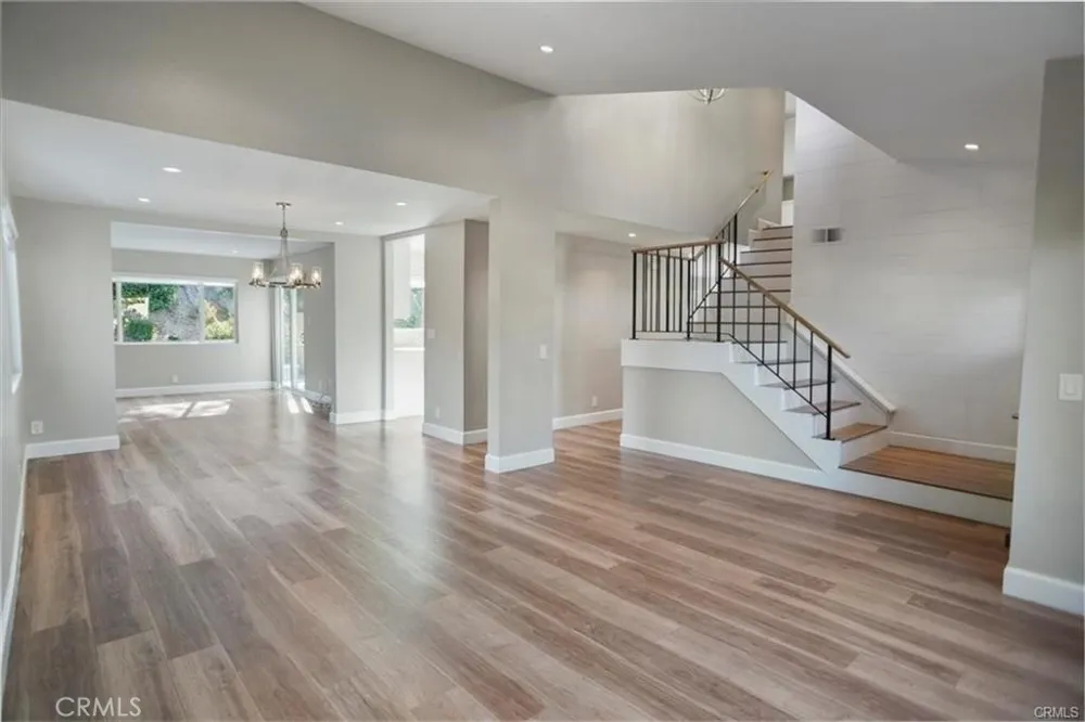23118 Tupelo Ridge Valencia, CA 91354