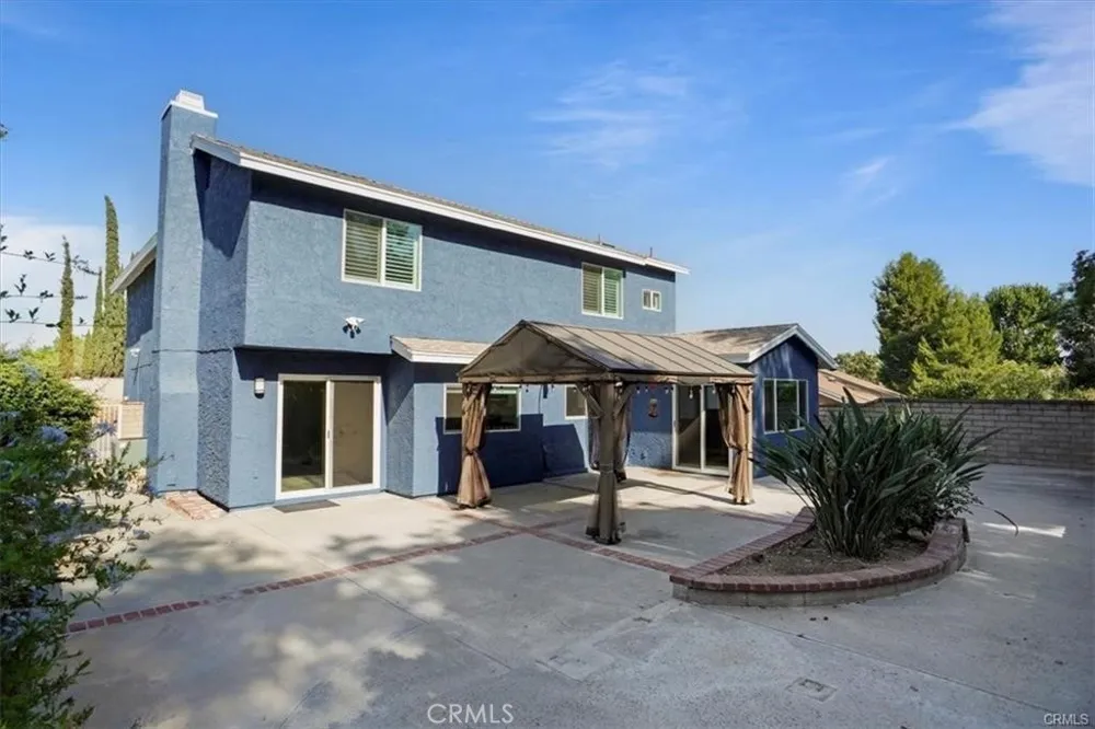23118 Tupelo Ridge Valencia, CA 91354