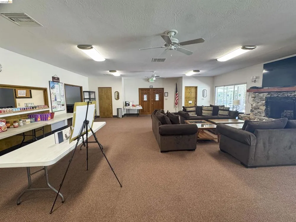 10956 Green Columbia, CA 95310