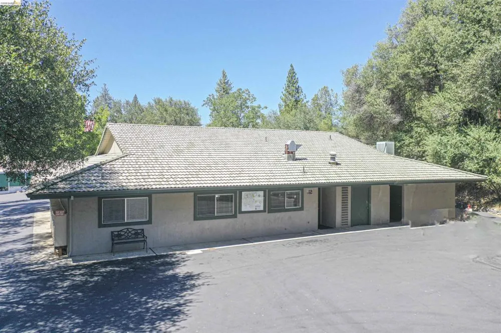 10956 Green Columbia, CA 95310
