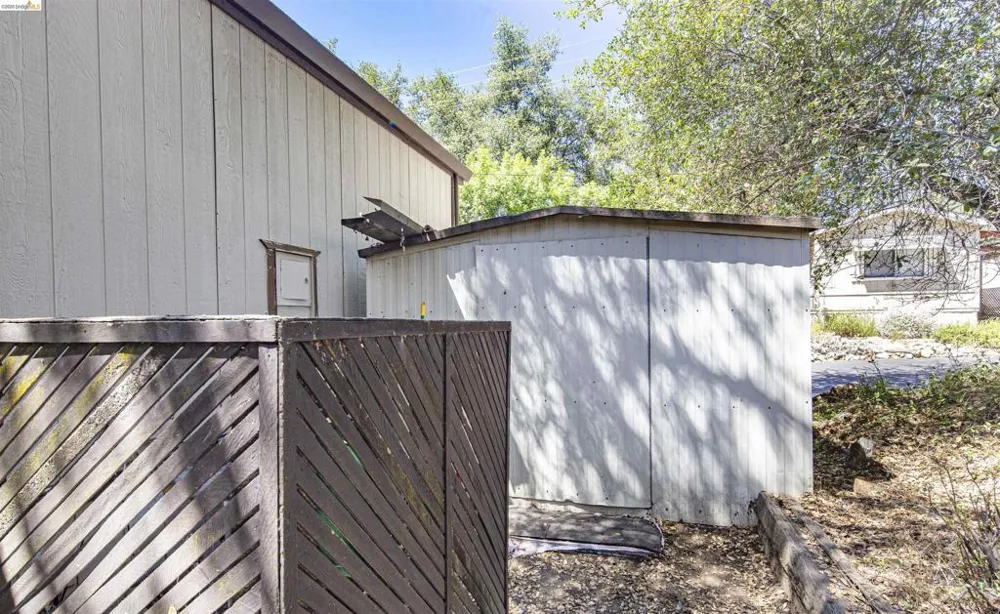 10956 Green Columbia, CA 95310