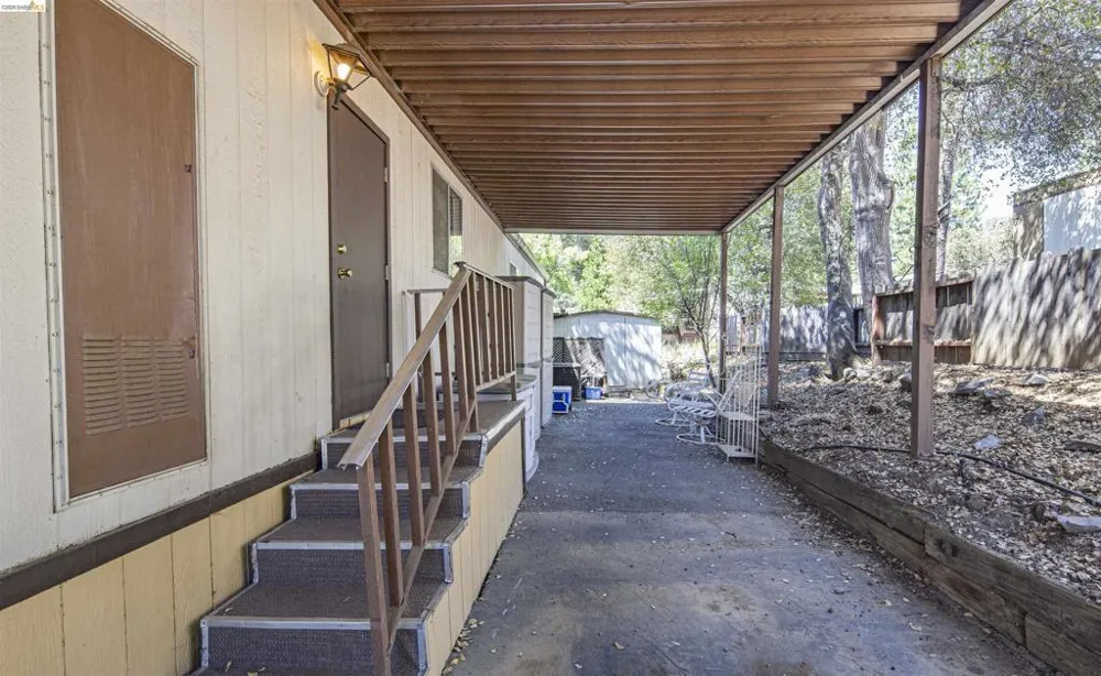 10956 Green Columbia, CA 95310