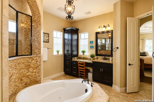 105 Abrego Crossing Floresville, TX 78114