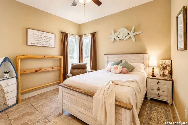 105 Abrego Crossing Floresville, TX 78114