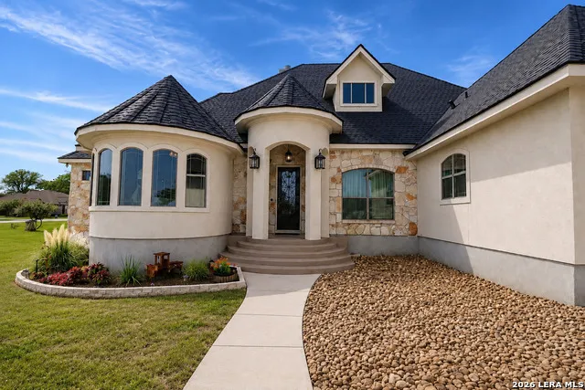 105 Abrego Crossing Floresville, TX 78114