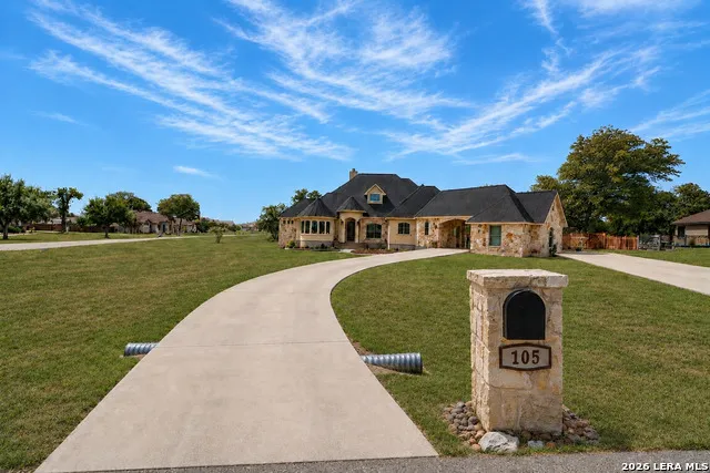 105 Abrego Crossing Floresville, TX 78114