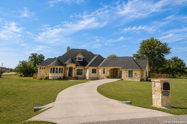 105 Abrego Crossing Floresville, TX 78114