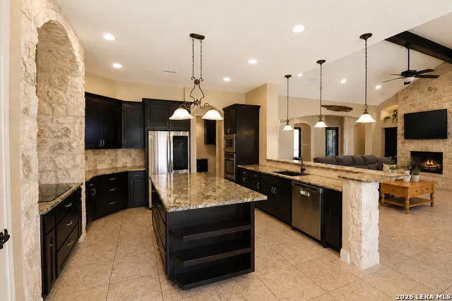 105 Abrego Crossing Floresville, TX 78114