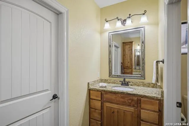 15 Post Oak Rd La Vernia, TX 78121