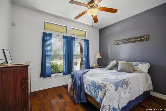15 Post Oak Rd La Vernia, TX 78121
