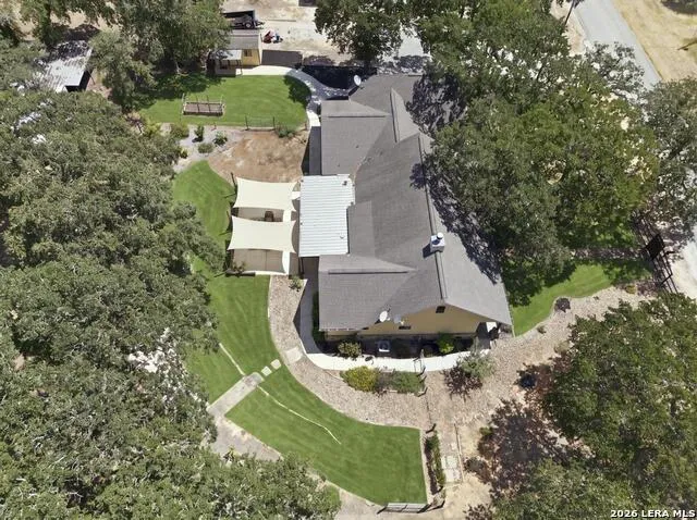 15 Post Oak Rd La Vernia, TX 78121
