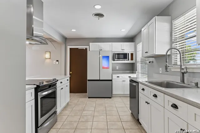 406 E RECTOR ST San Antonio, TX 78216