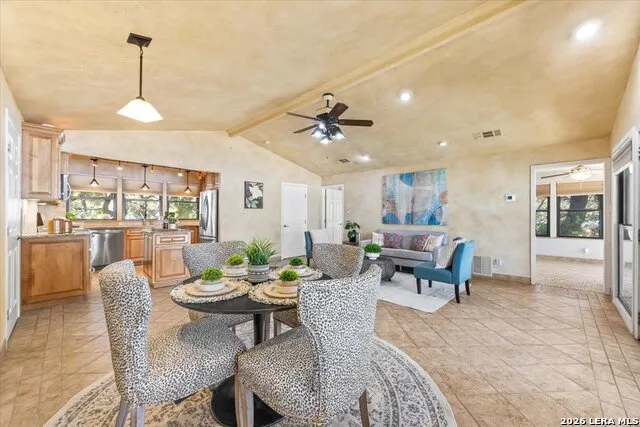 781 Lookout Dr Lakehills, TX 78063