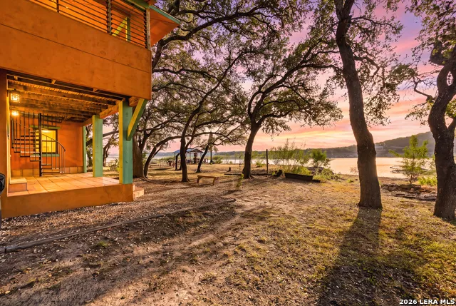 781 Lookout Dr Lakehills, TX 78063