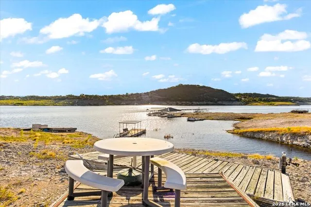 781 Lookout Dr Lakehills, TX 78063