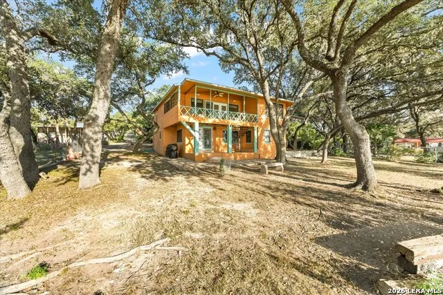 781 Lookout Dr Lakehills, TX 78063