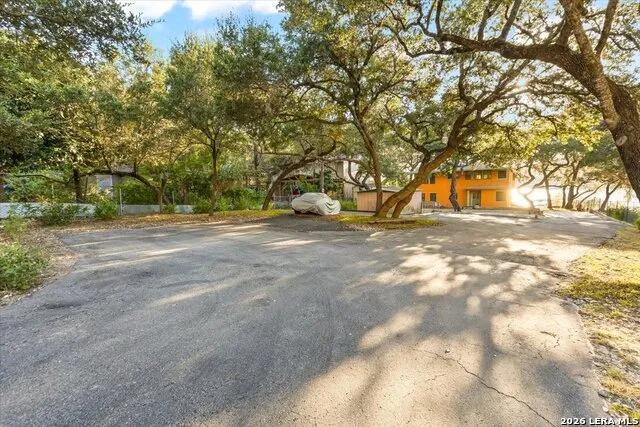 781 Lookout Dr Lakehills, TX 78063