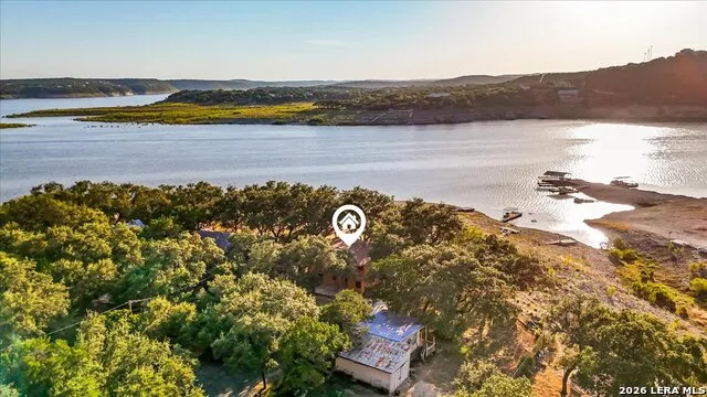 781 Lookout Dr Lakehills, TX 78063