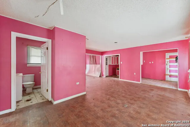 1932 E HIGHLAND BLVD San Antonio, TX 78210