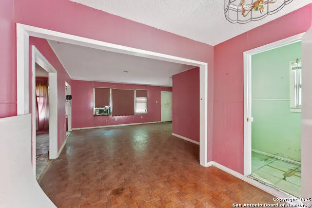 1932 E HIGHLAND BLVD San Antonio, TX 78210