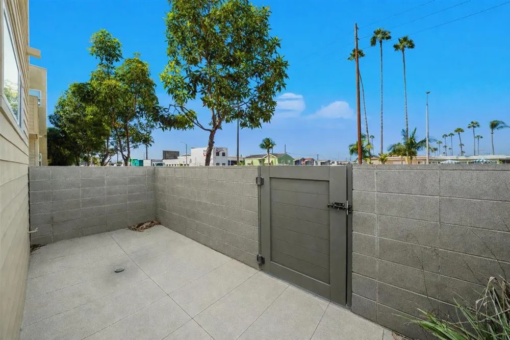 312 Bridgewater Way #1 Gardena, CA 90247