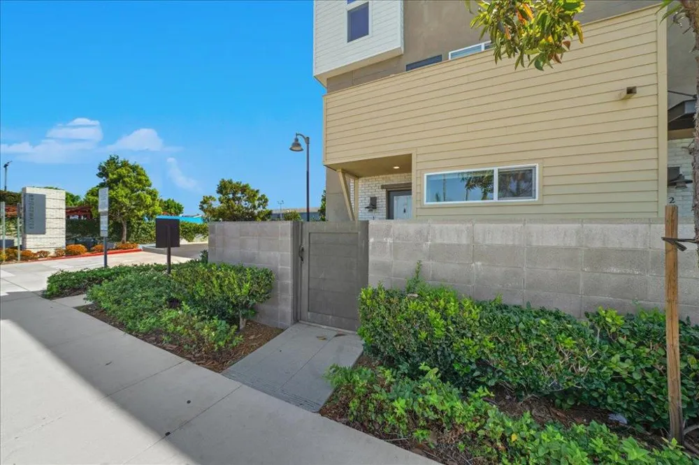 312 Bridgewater Way #1 Gardena, CA 90247