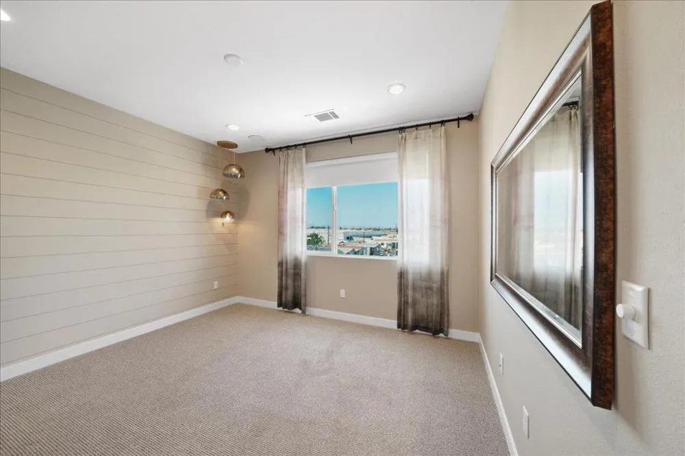 312 Bridgewater Way #1 Gardena, CA 90247