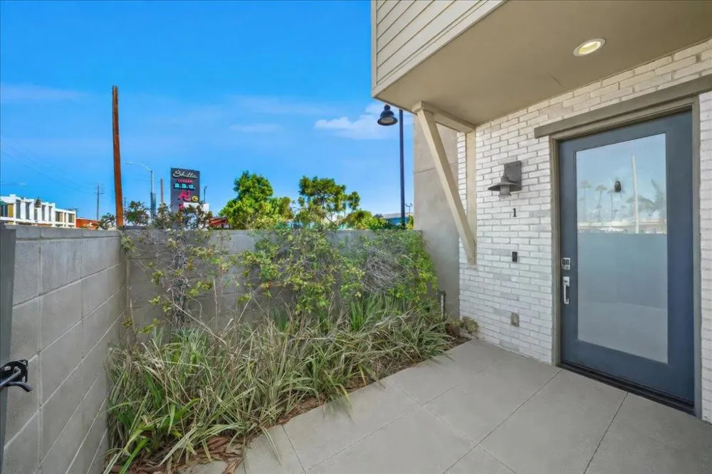312 Bridgewater Way #1 Gardena, CA 90247