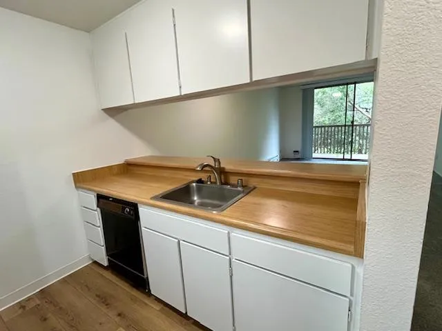 6227 Shelter Creek Lane San Bruno, CA 94066