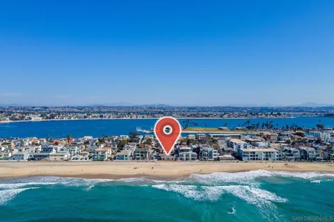 3795 Ocean Front Walk