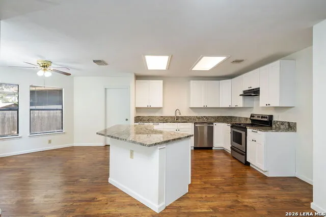 8507 Park Olympia Universal City, TX 78148