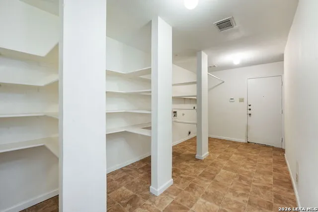 8507 Park Olympia Universal City, TX 78148