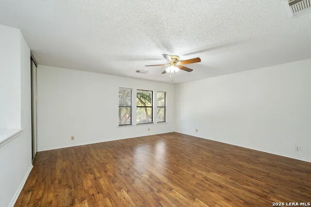 8507 Park Olympia Universal City, TX 78148