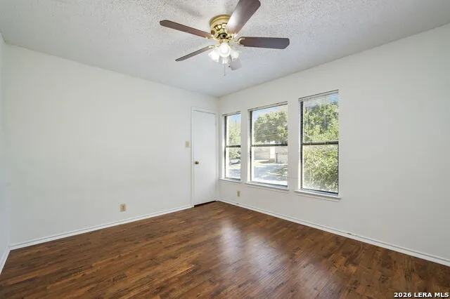 8507 Park Olympia Universal City, TX 78148