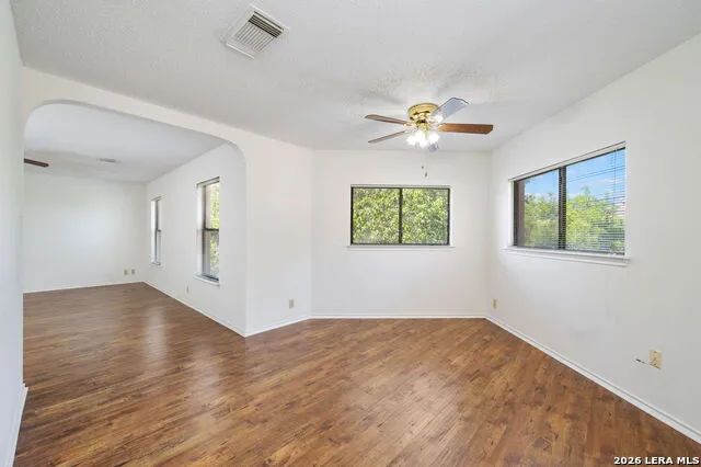 8507 Park Olympia Universal City, TX 78148