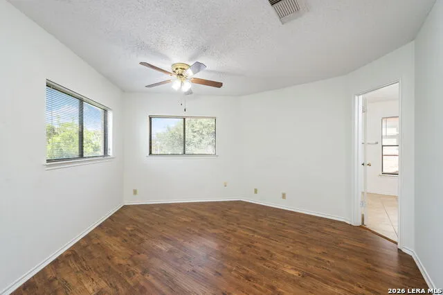 8507 Park Olympia Universal City, TX 78148