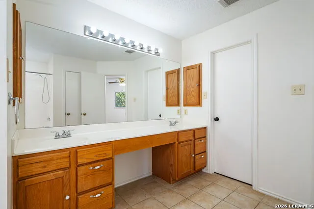 8507 Park Olympia Universal City, TX 78148