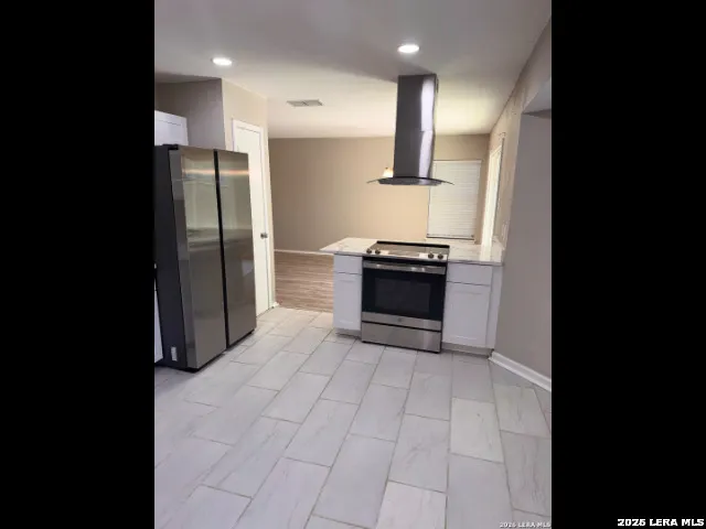 9426 Valley Bend San Antonio, TX 78250