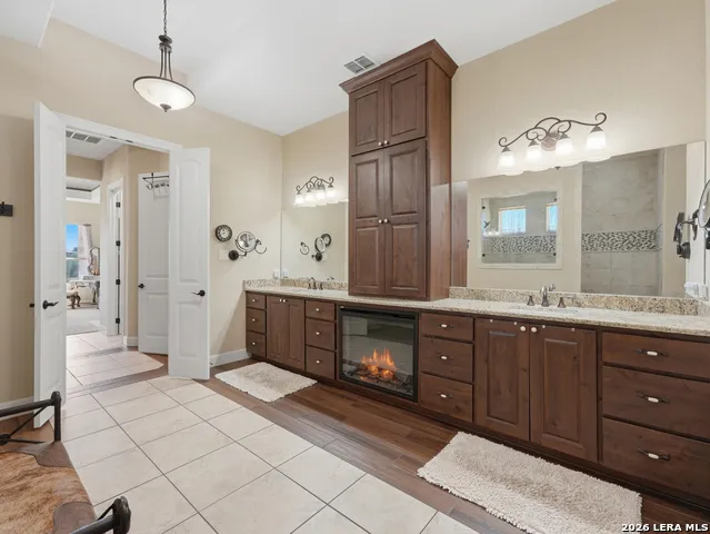 228 LUCKY RDG Bandera, TX 78003