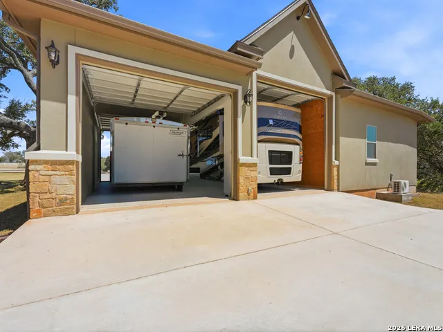 228 LUCKY RDG Bandera, TX 78003