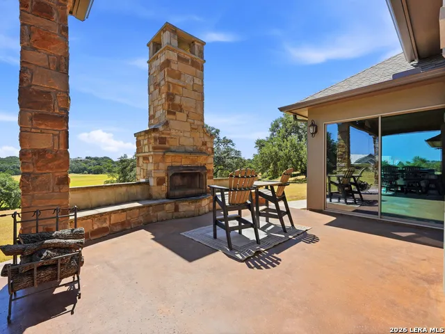 228 LUCKY RDG Bandera, TX 78003