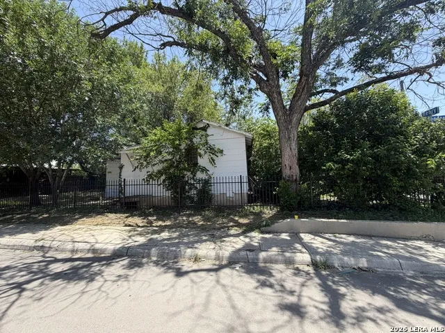 153 Henry San Antonio, TX 78207