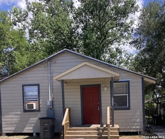 2409 BOOKER ST Victoria, TX 77901
