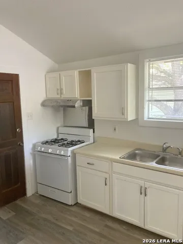 2409 BOOKER ST Victoria, TX 77901