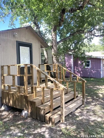 2409 BOOKER ST Victoria, TX 77901