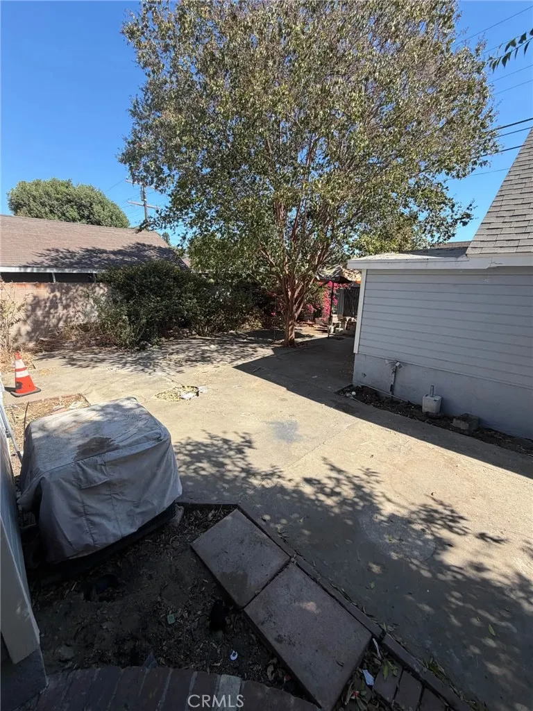 302 E 4th Ontario, CA 91764